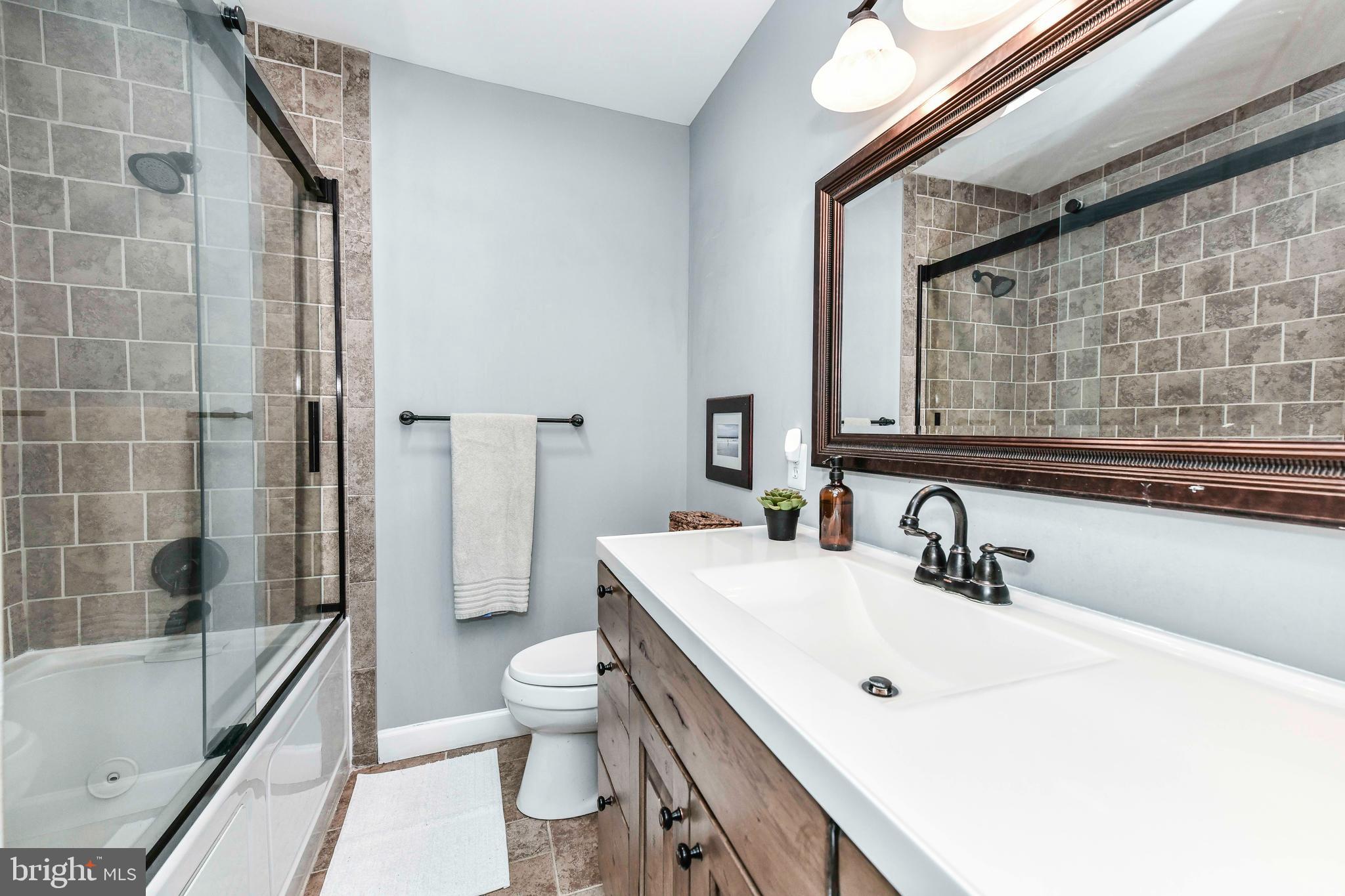 DEEPWOOD - Residential Lease