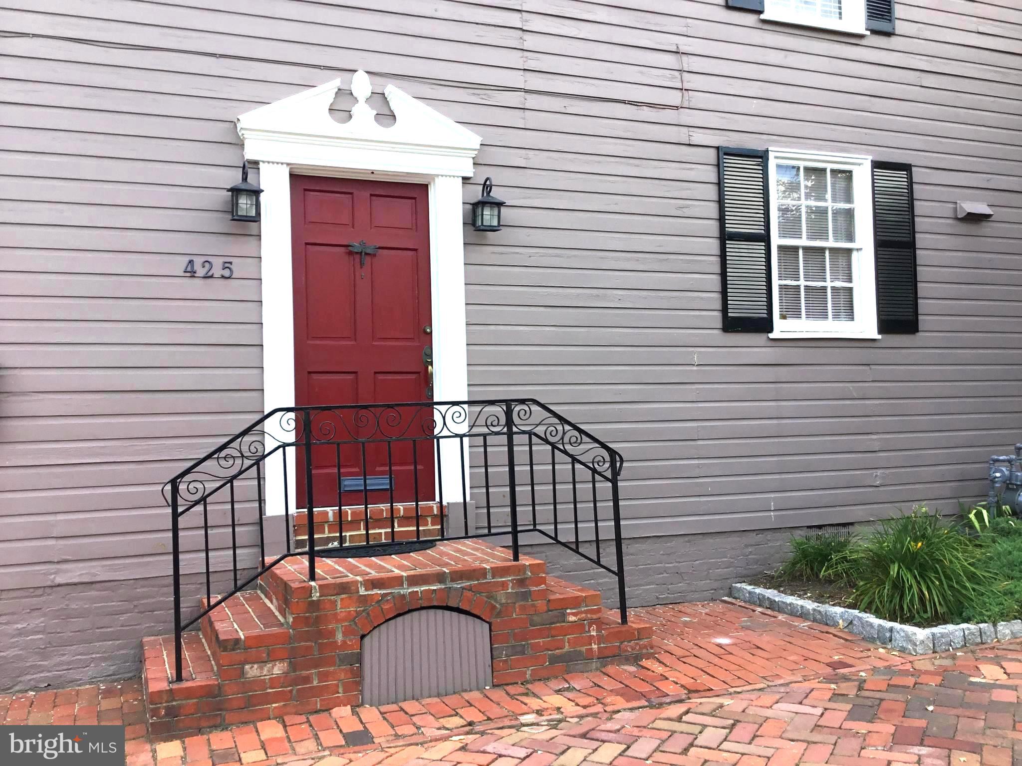 OLD TOWN - Residential Lease