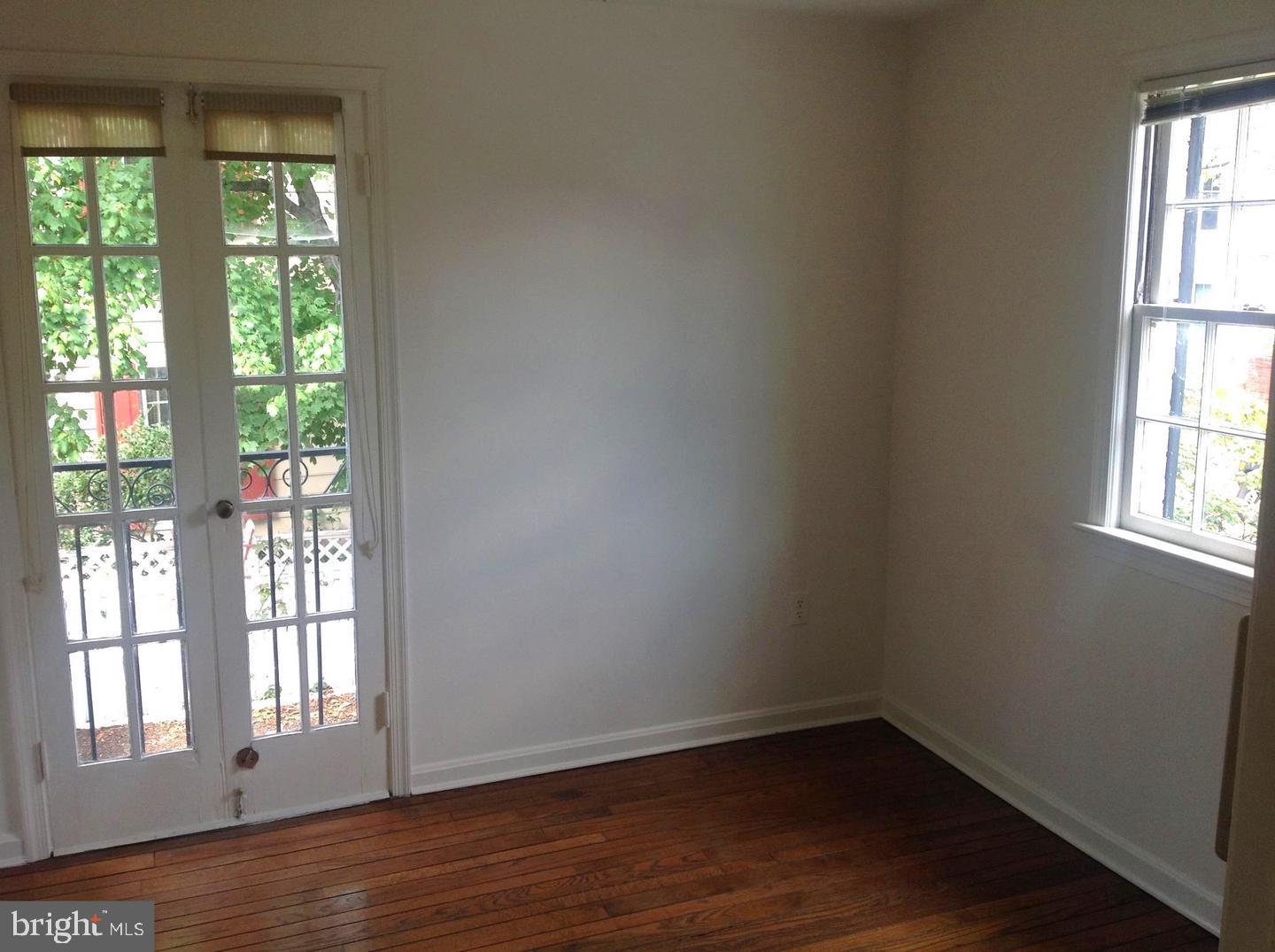 OLD TOWN - Residential Lease