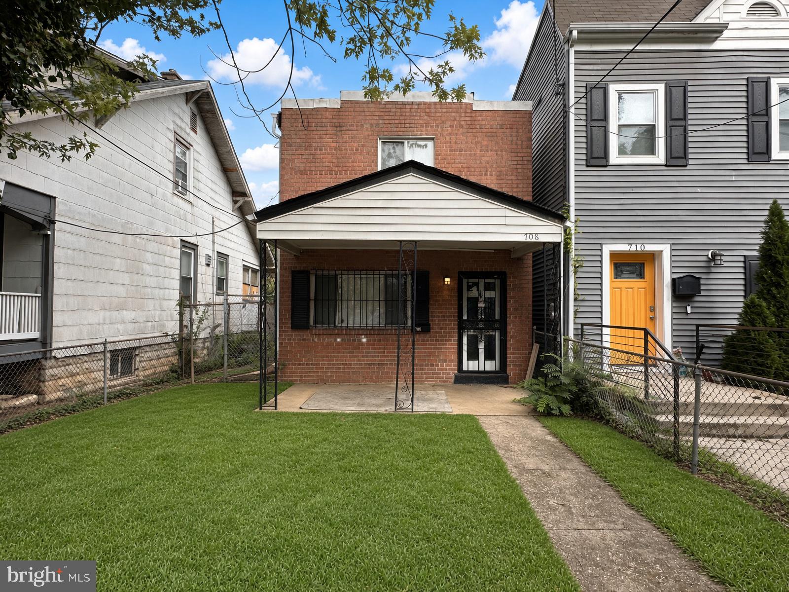708 ALABAMA AVENUE SE