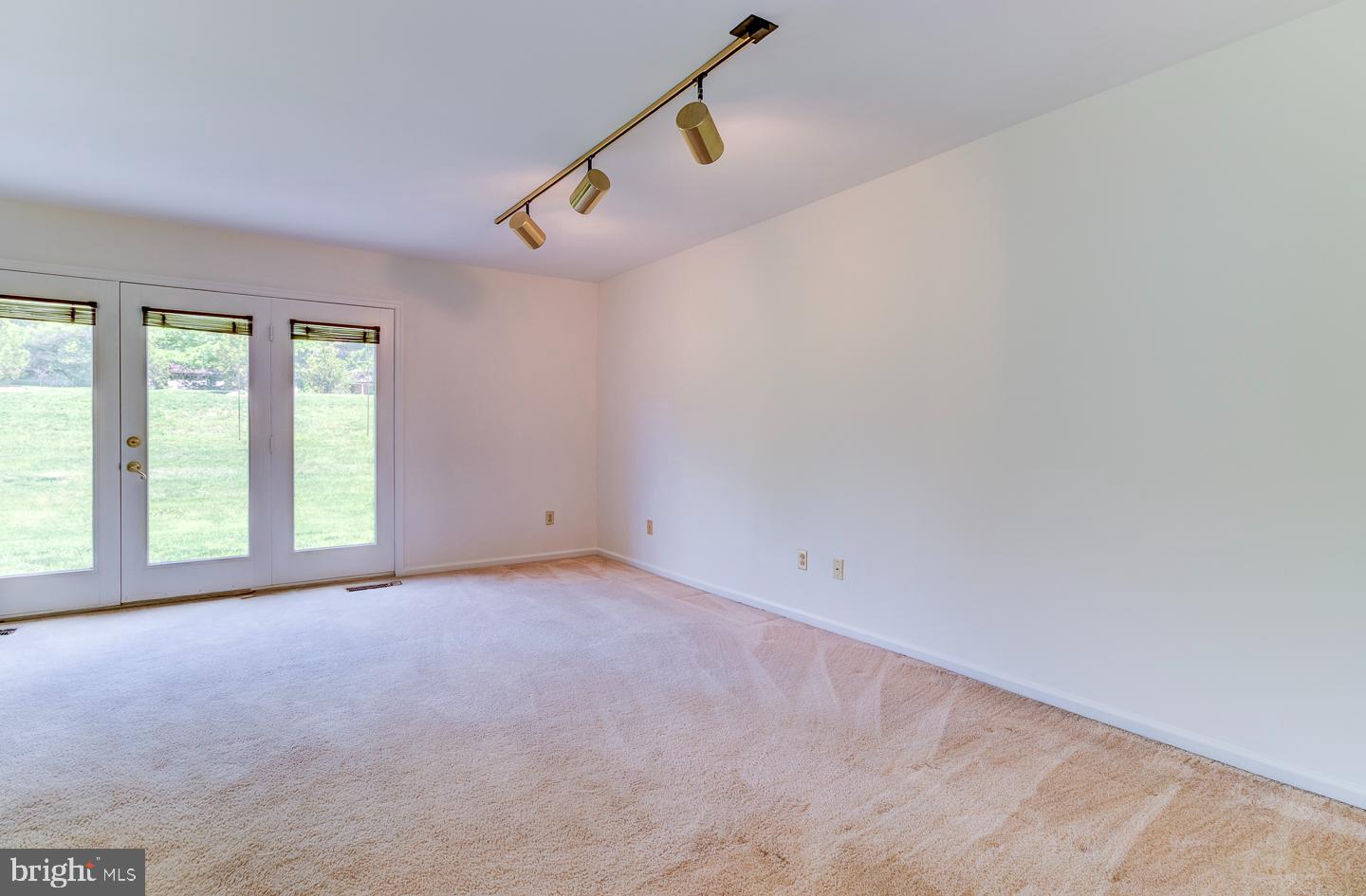 SPRINGHILL FARM - Residential