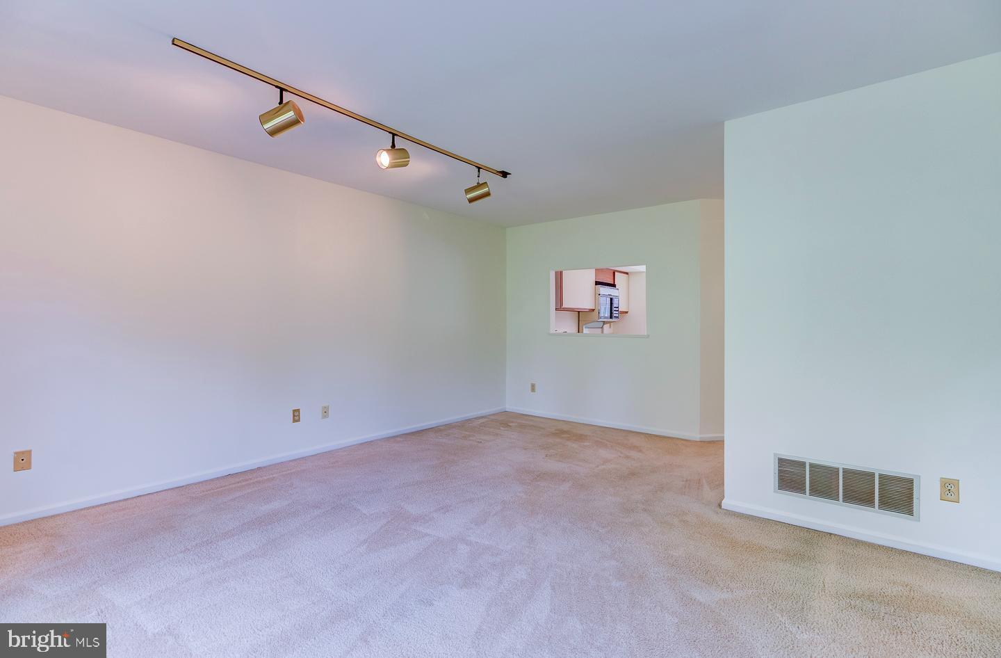 SPRINGHILL FARM - Residential