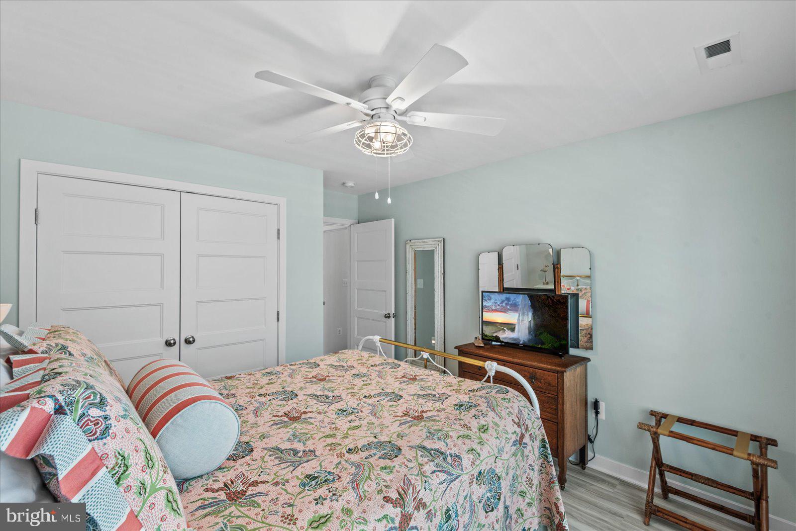 CLASSIC SHORES - Residential