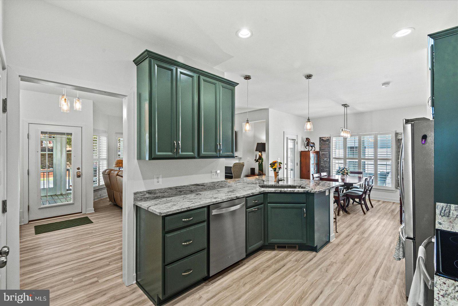 CLASSIC SHORES - Residential