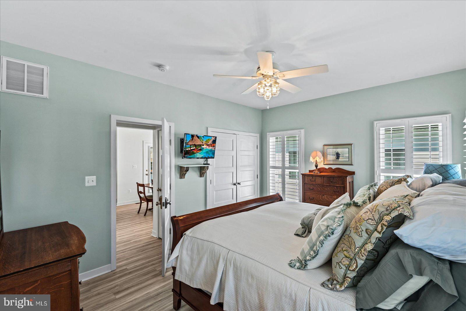 CLASSIC SHORES - Residential