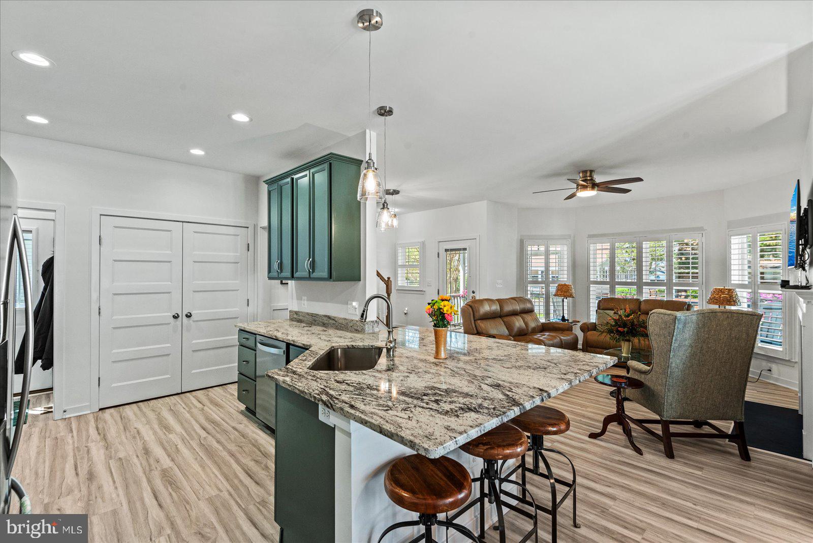 CLASSIC SHORES - Residential