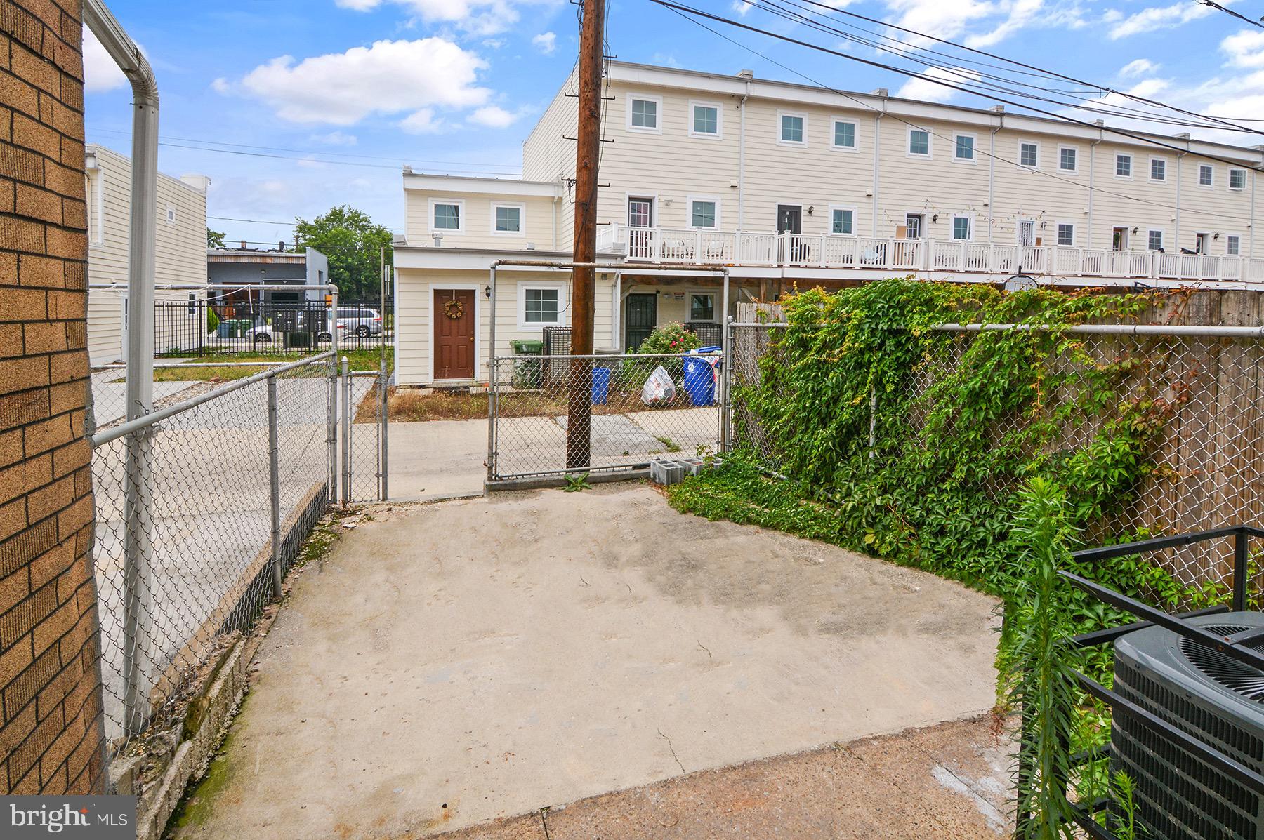 WASHINGTON VILLAGE - Residential Lease