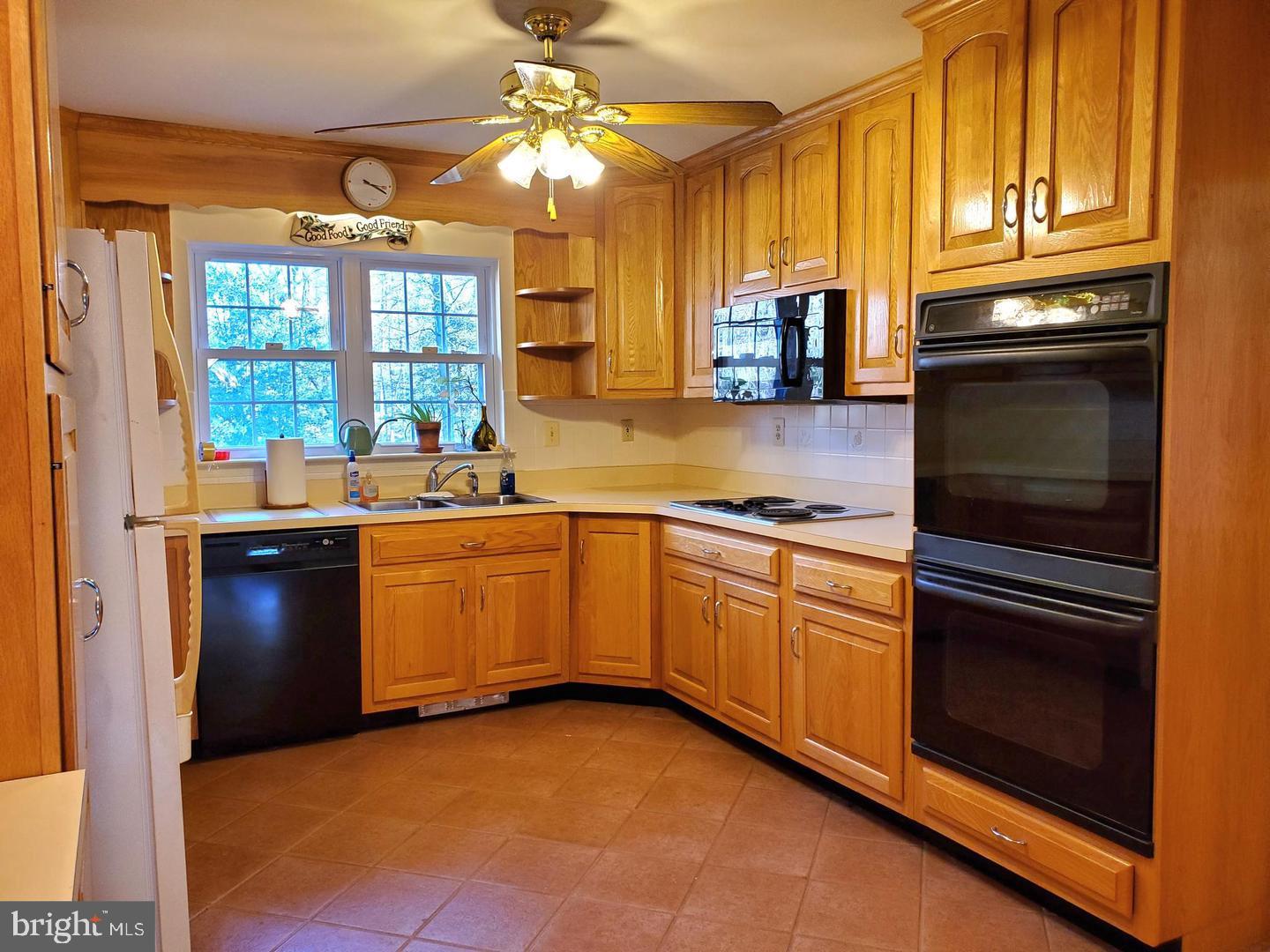 SUMMIT HALL - Residential