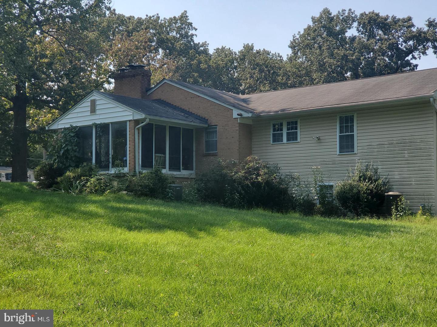 SUMMIT HALL - Residential