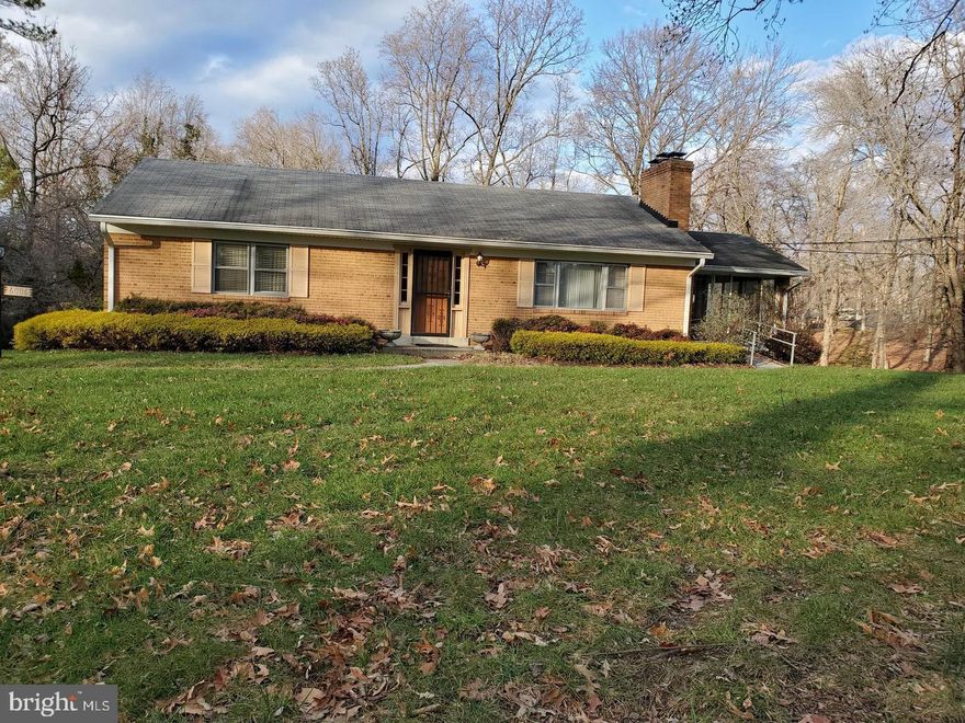 *PENDING CONTRACT RATIFICATION* Estate Sale is subject to court approval. Approval typically takes approximately 18-20 days to obtain. Please review all documentation in the disclosures thoroughly. Seller requests R&P Settlement Group for closing.