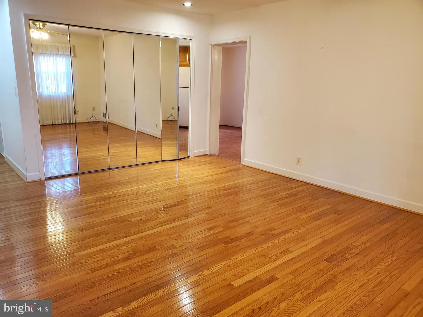 SUMMIT HALL - Residential