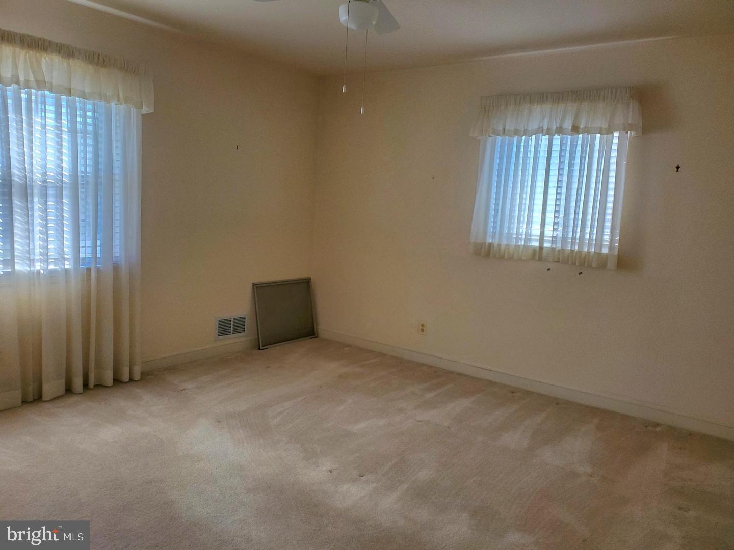 SUMMIT HALL - Residential