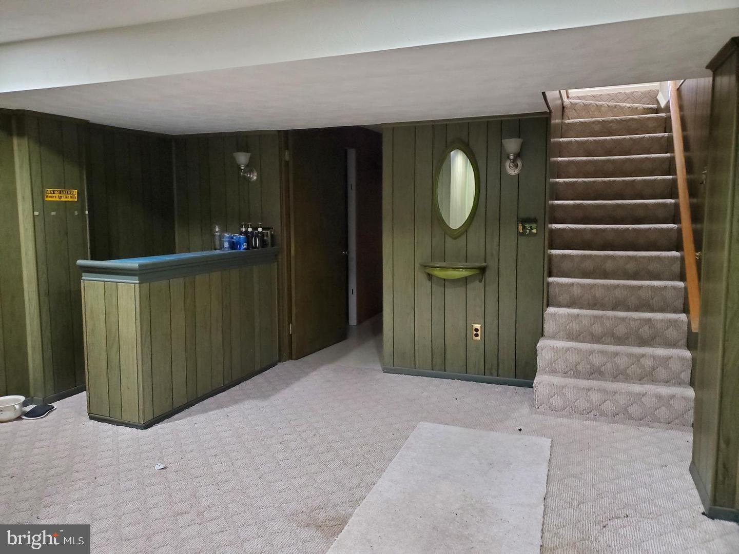 SUMMIT HALL - Residential