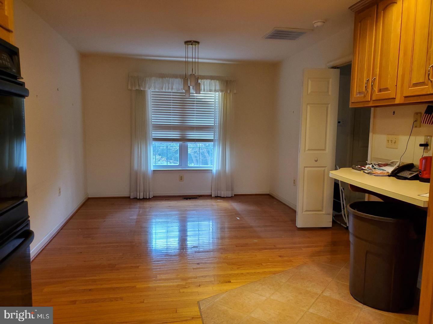 SUMMIT HALL - Residential