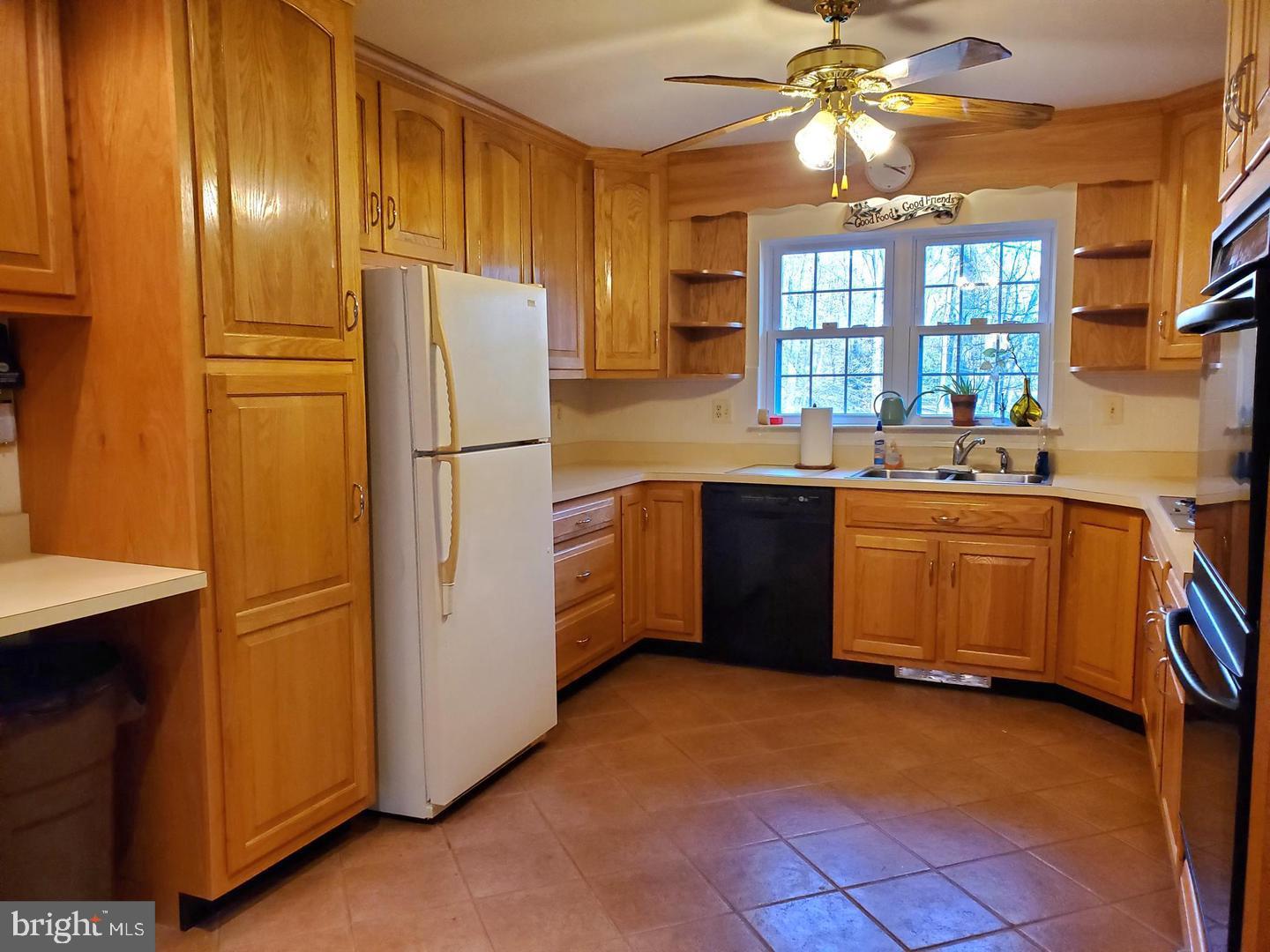 SUMMIT HALL - Residential