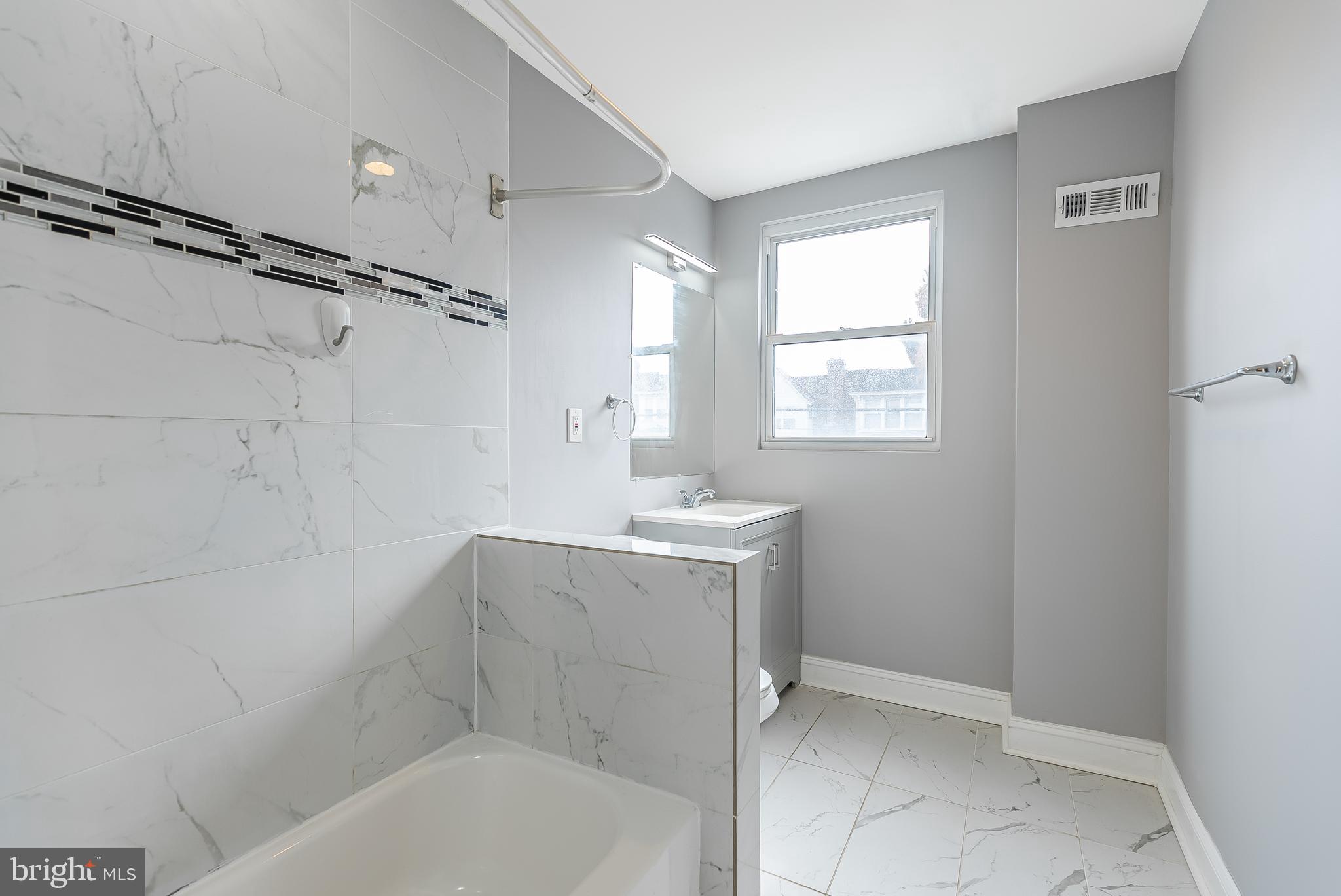 ELMWOOD PARK - Residential