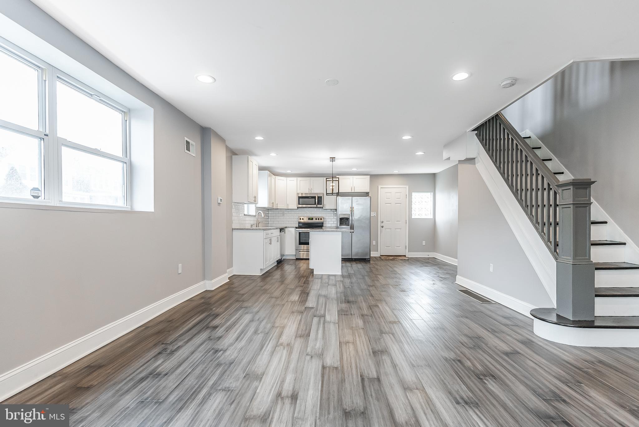 ELMWOOD PARK - Residential