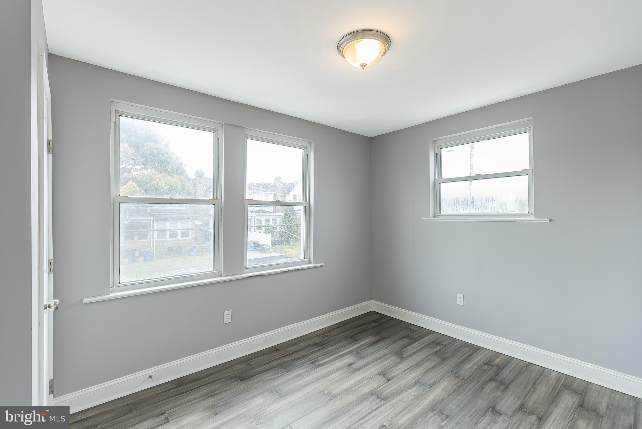 ELMWOOD PARK - Residential