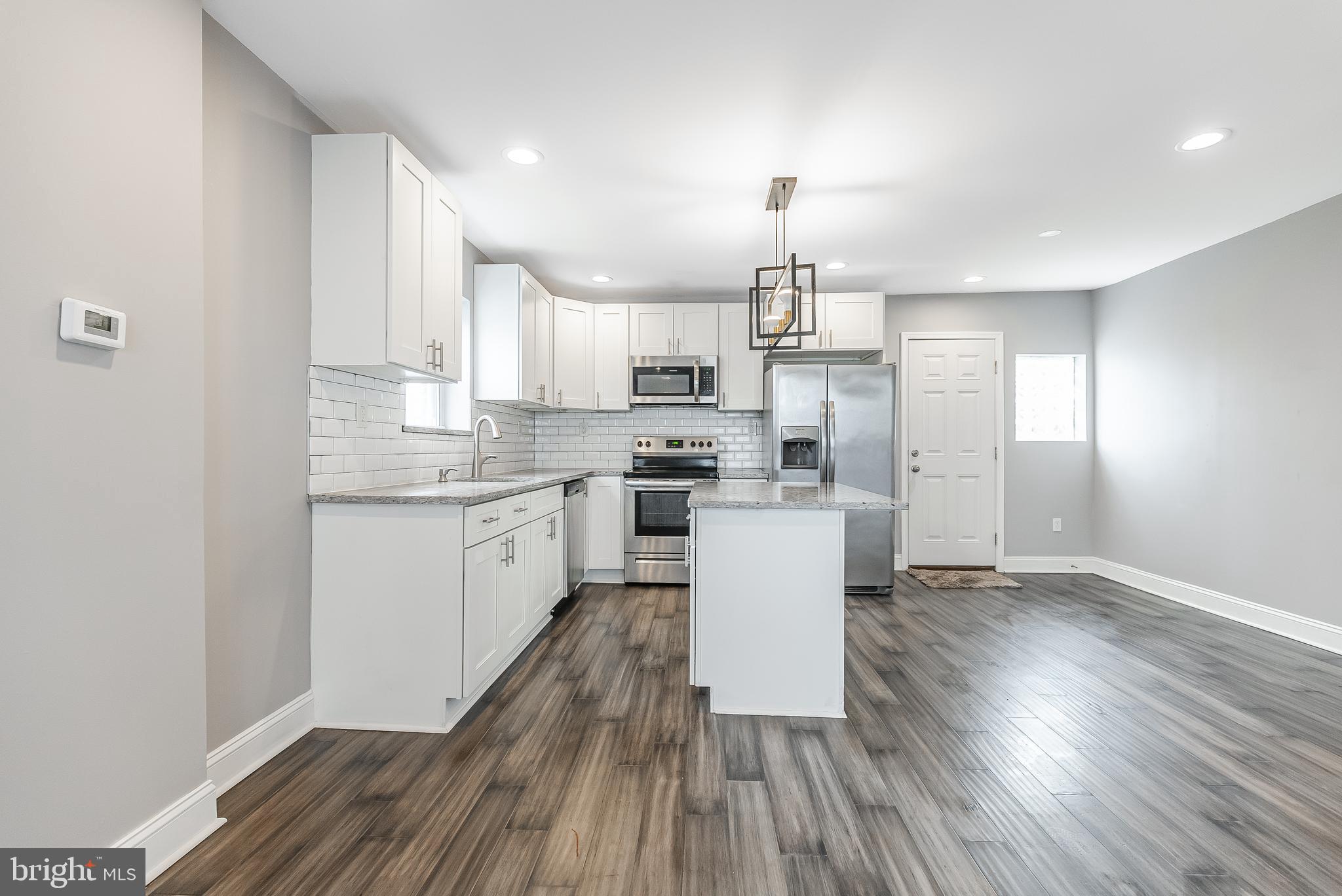 ELMWOOD PARK - Residential