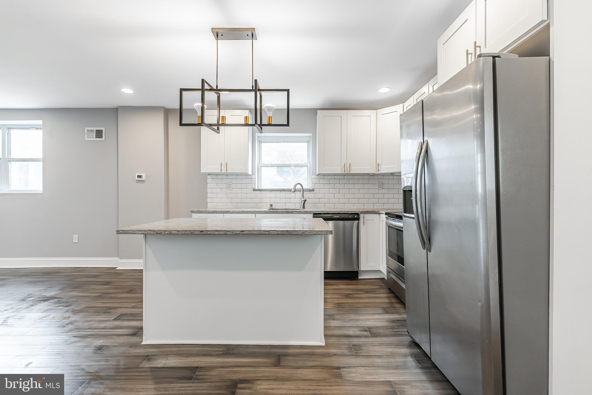 ELMWOOD PARK - Residential