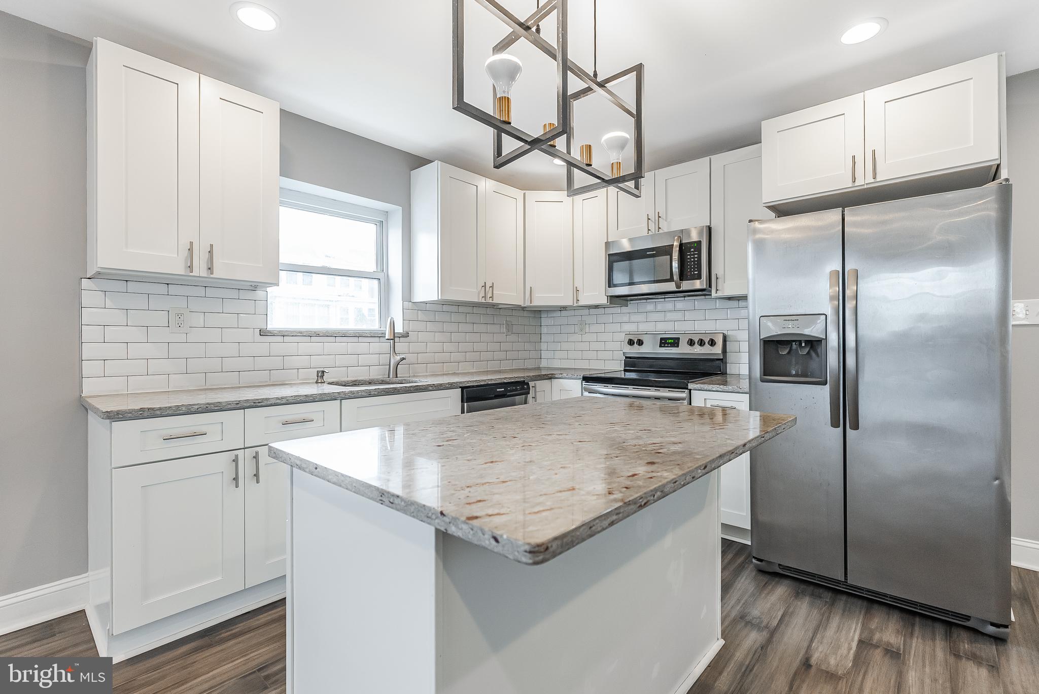 ELMWOOD PARK - Residential