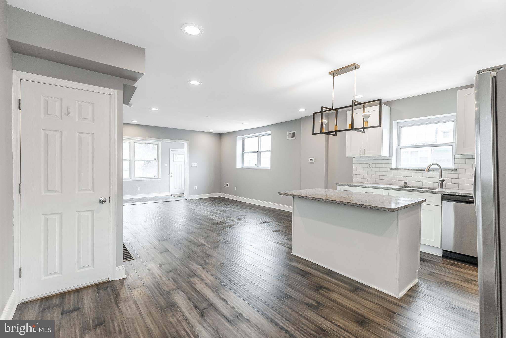 ELMWOOD PARK - Residential