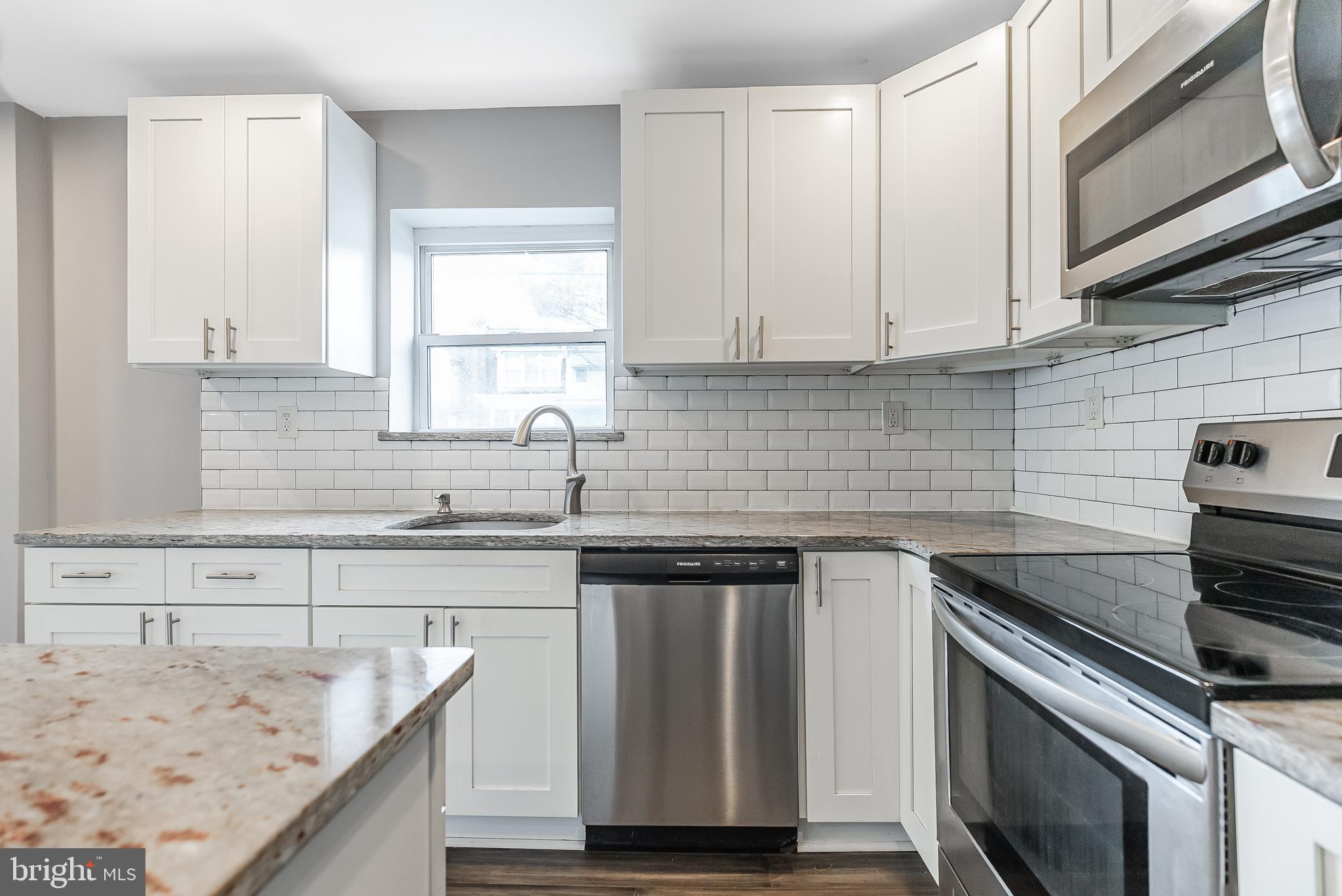 ELMWOOD PARK - Residential