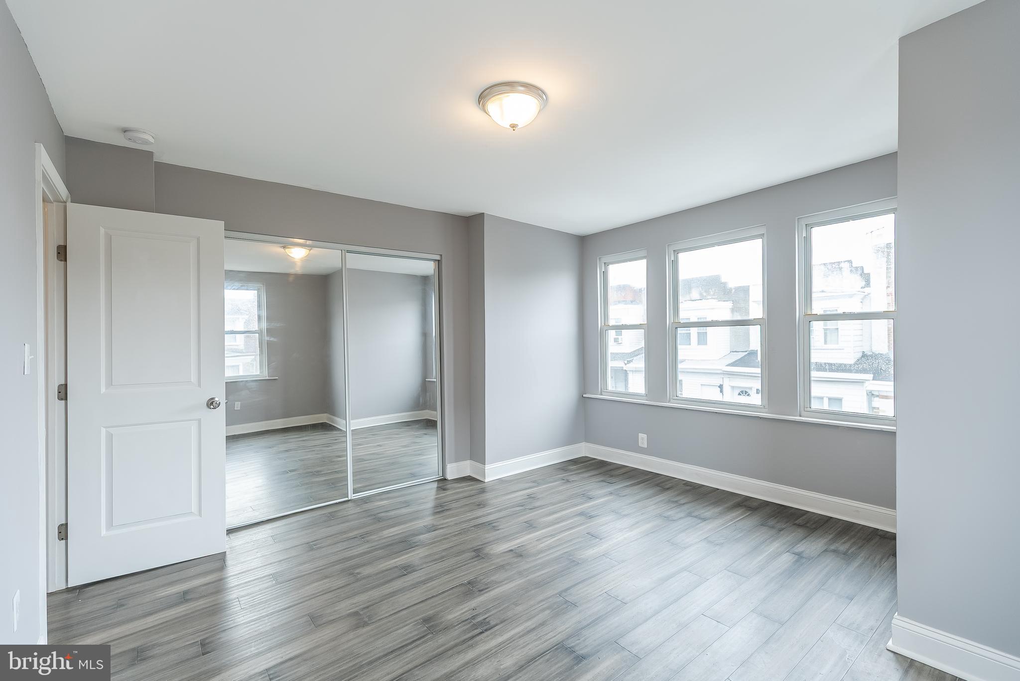 ELMWOOD PARK - Residential