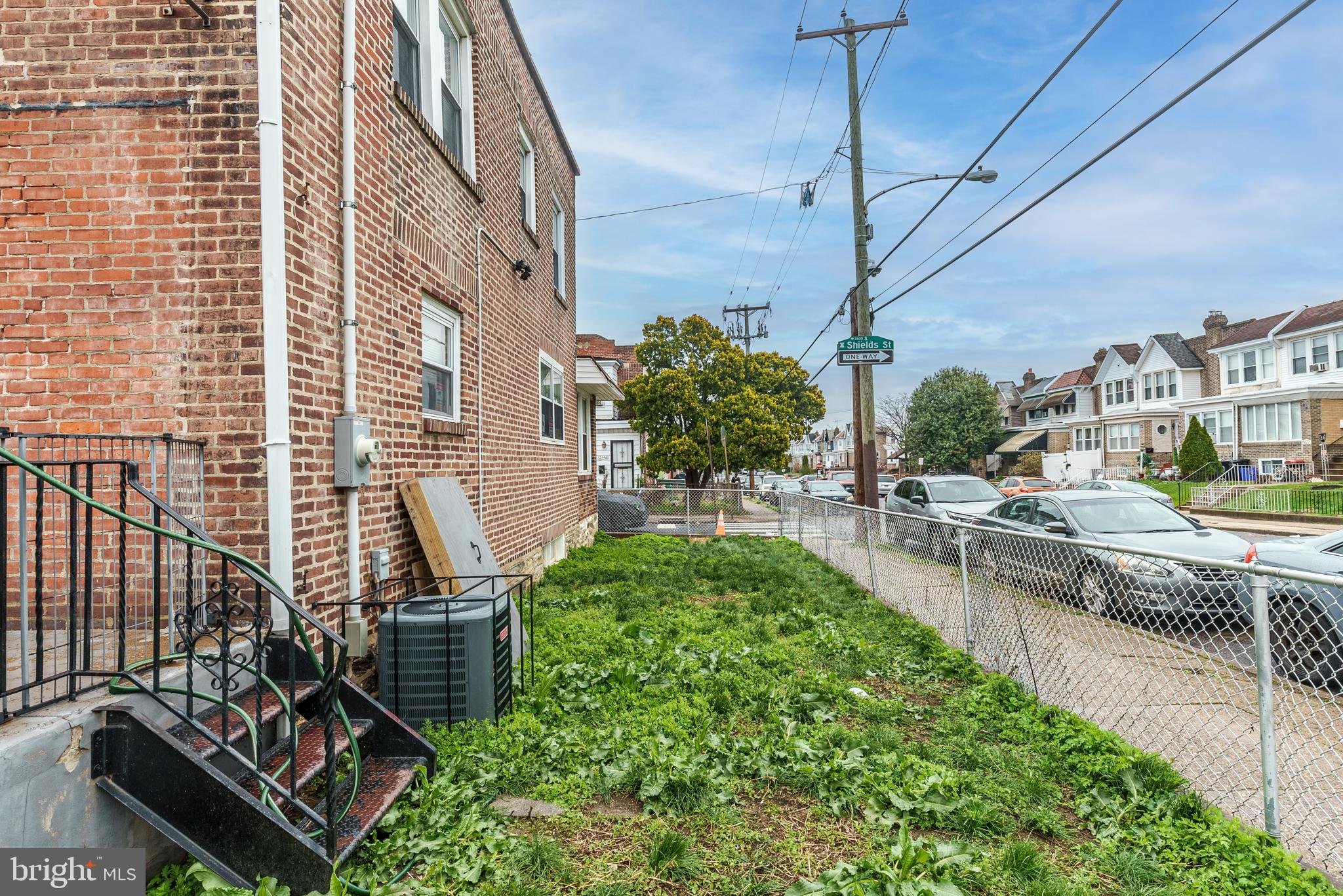 ELMWOOD PARK - Residential