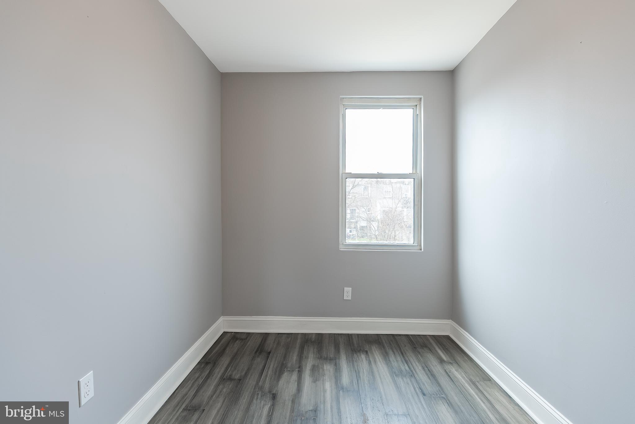 ELMWOOD PARK - Residential