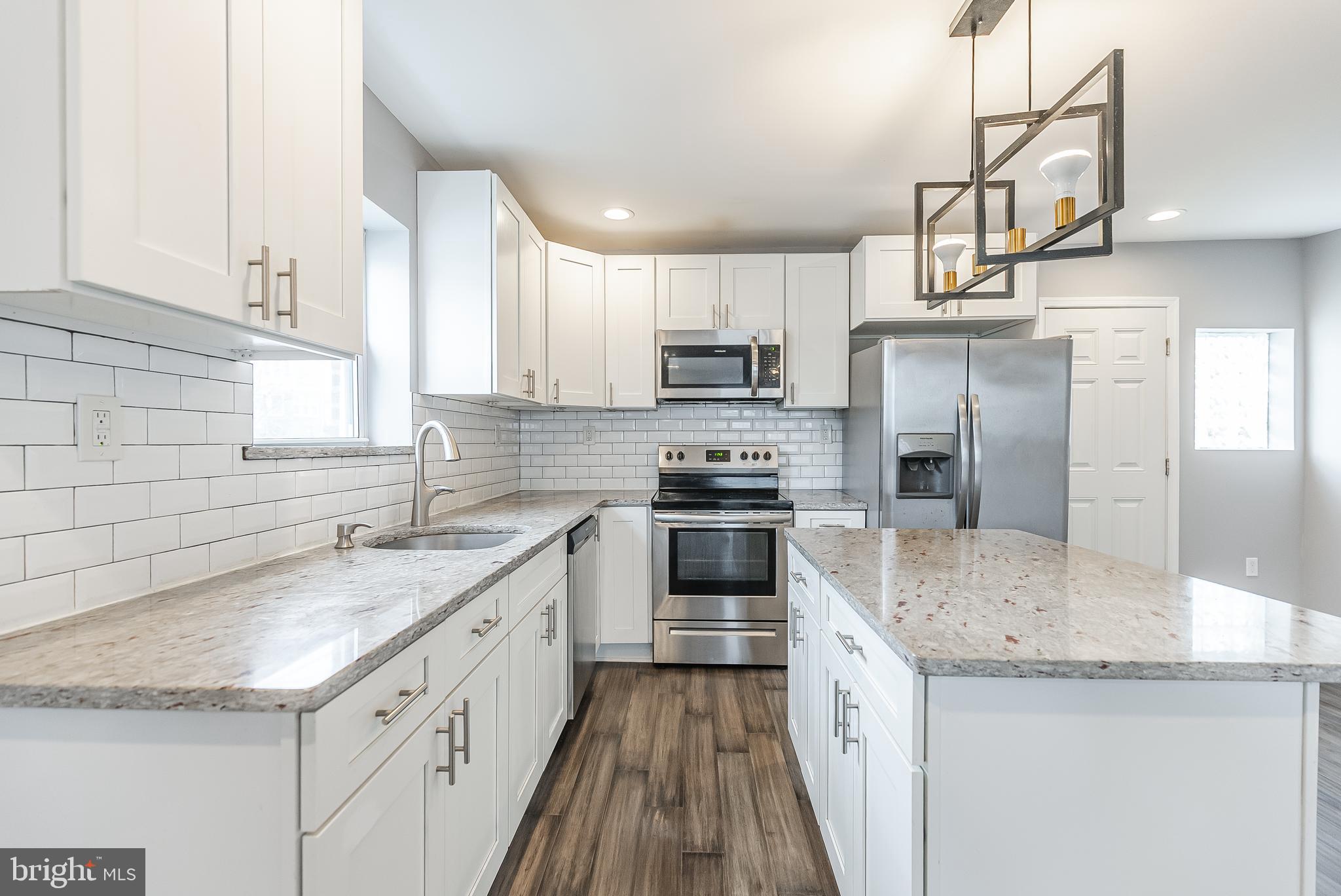 ELMWOOD PARK - Residential