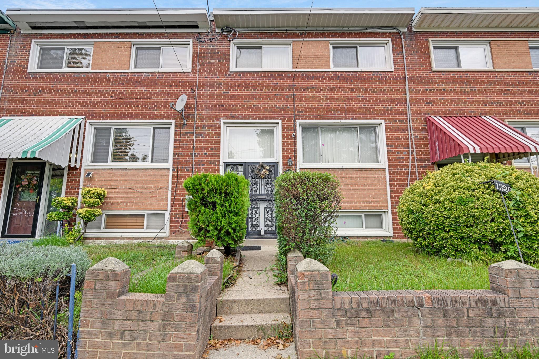 1326 W STREET NE