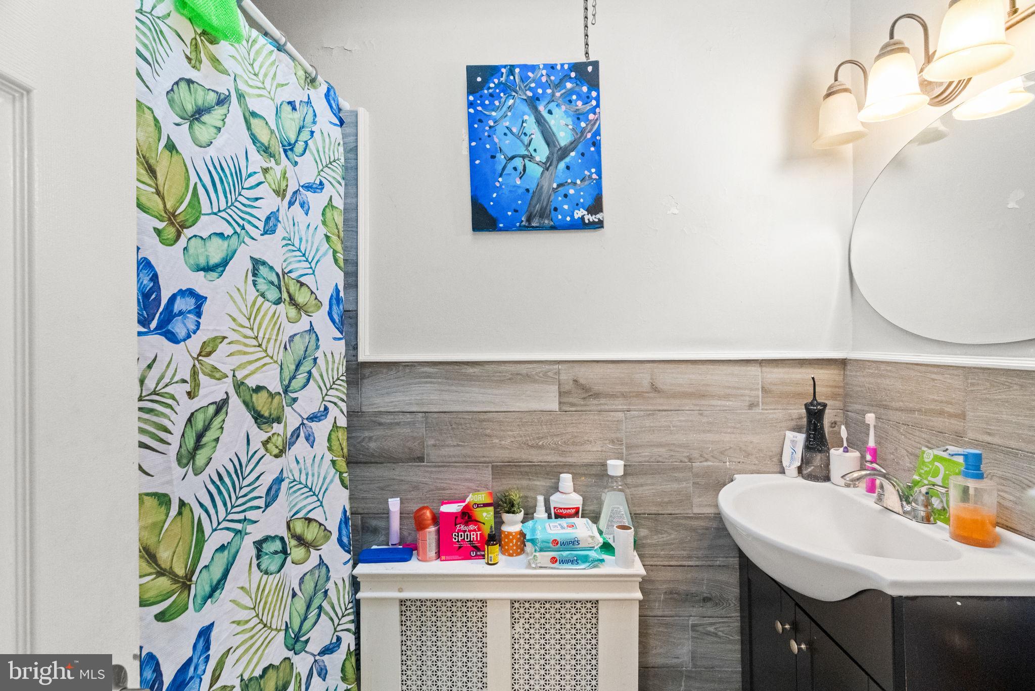 OAK LANE - Residential Income