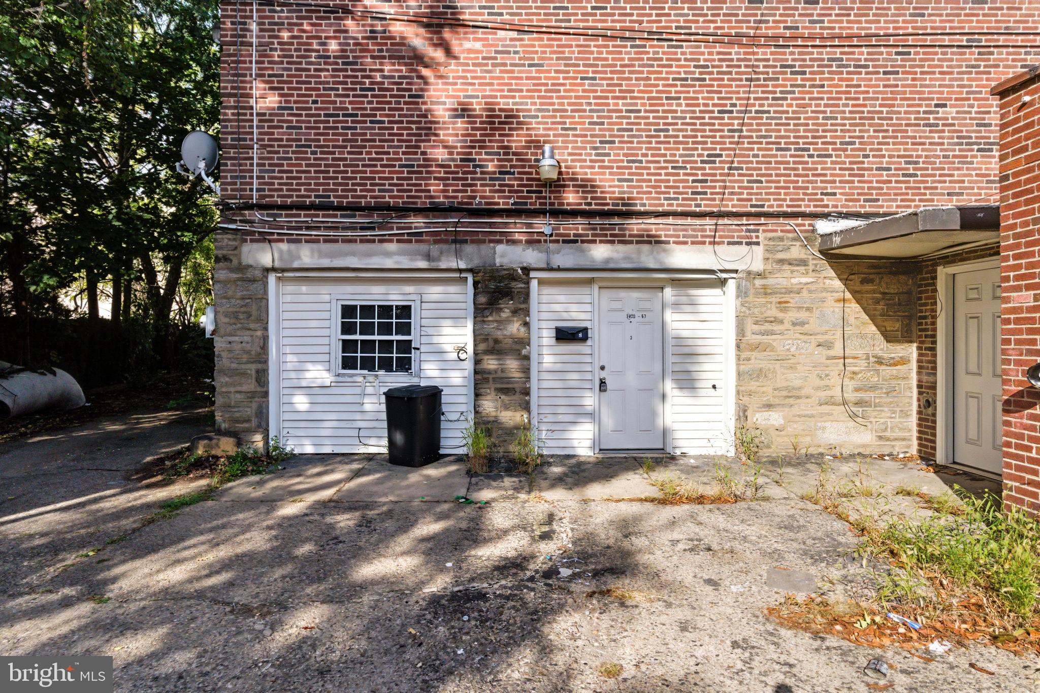 OAK LANE - Residential Income