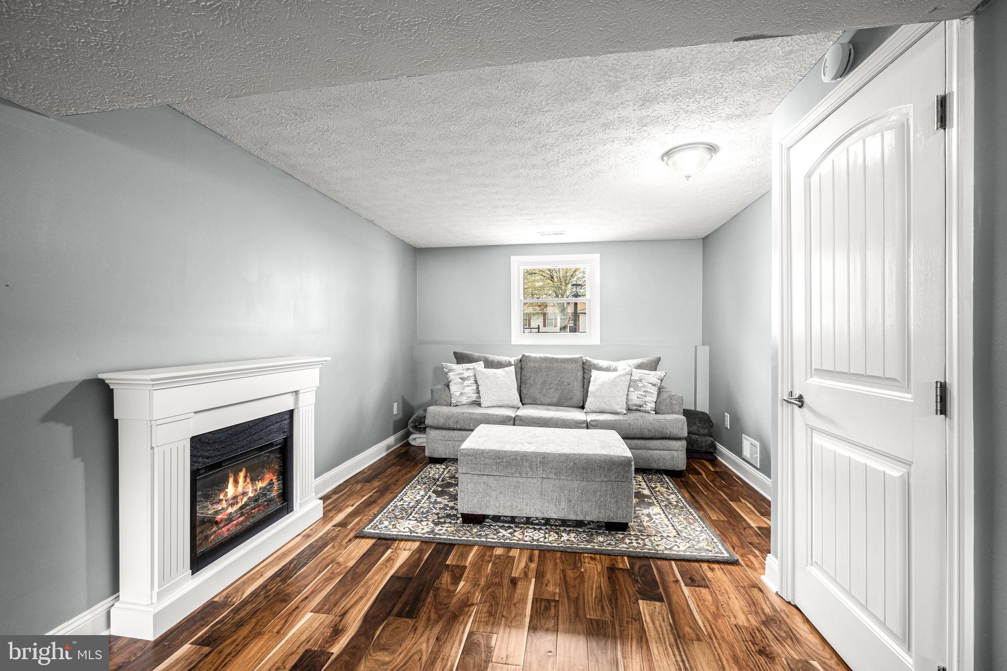 KINGS CONTRIVANCE - Residential