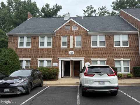 Photo of 2102 Gallows Road #D, VIENNA, VA 22182 (MLS # VAFX2340954)