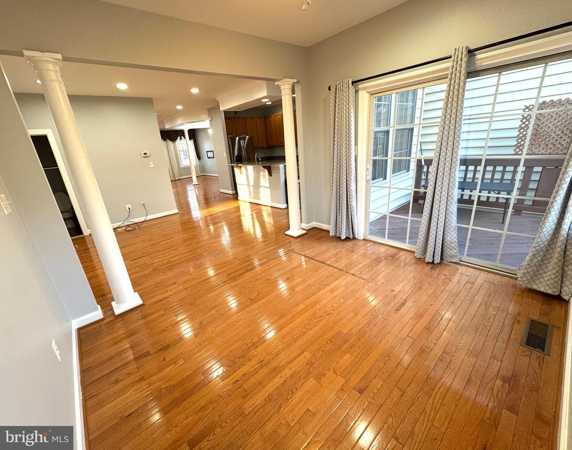 HIGHLAND OAKS - Residential