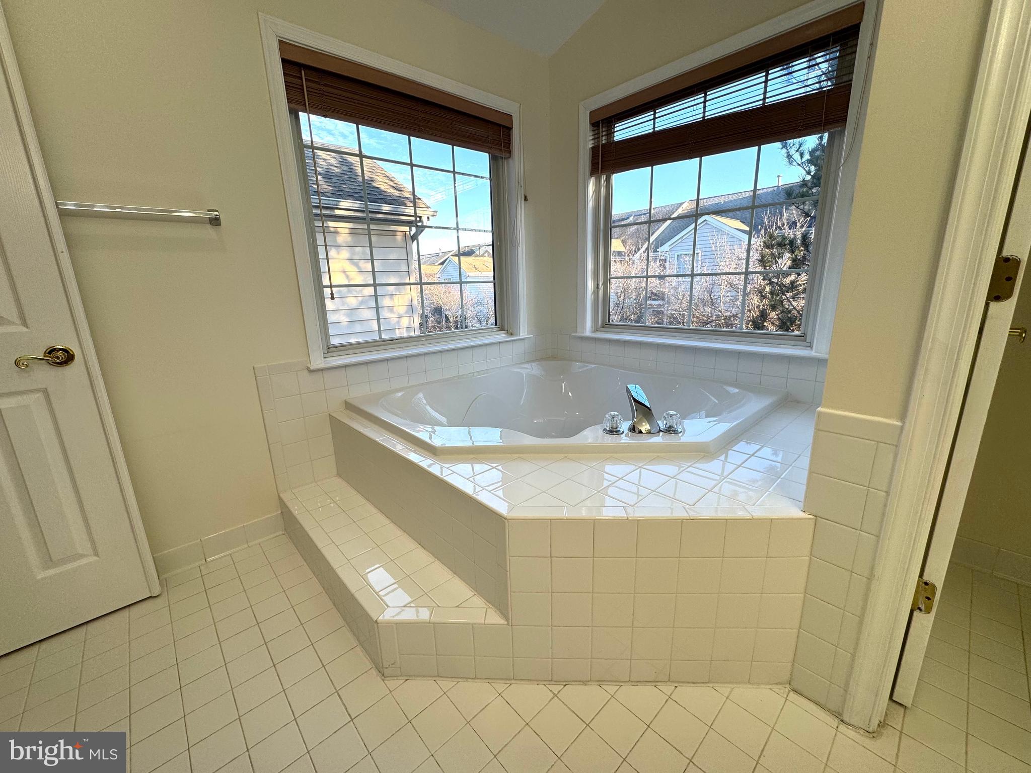 HIGHLAND OAKS - Residential