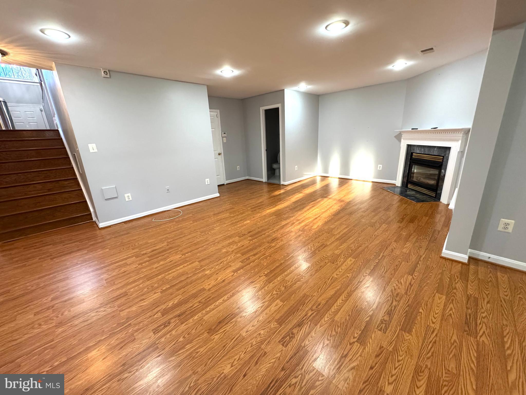 HIGHLAND OAKS - Residential