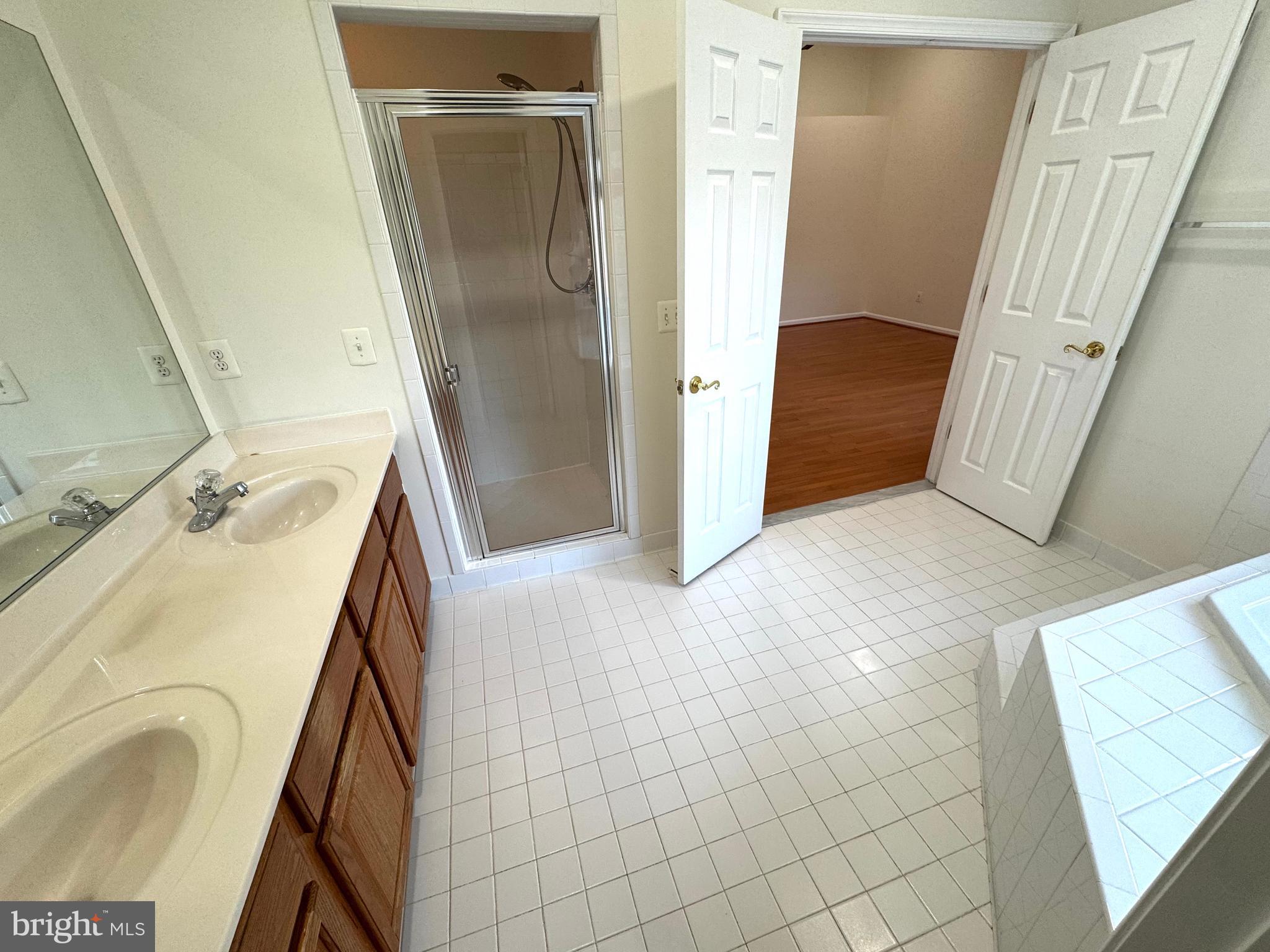 HIGHLAND OAKS - Residential