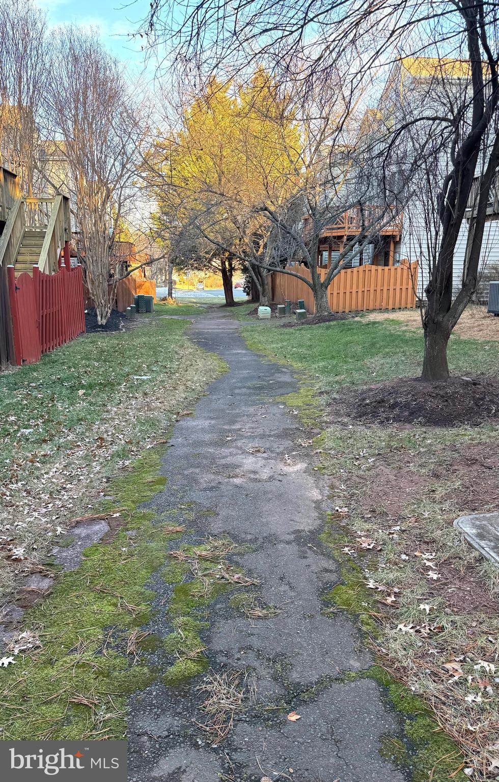 HIGHLAND OAKS - Residential