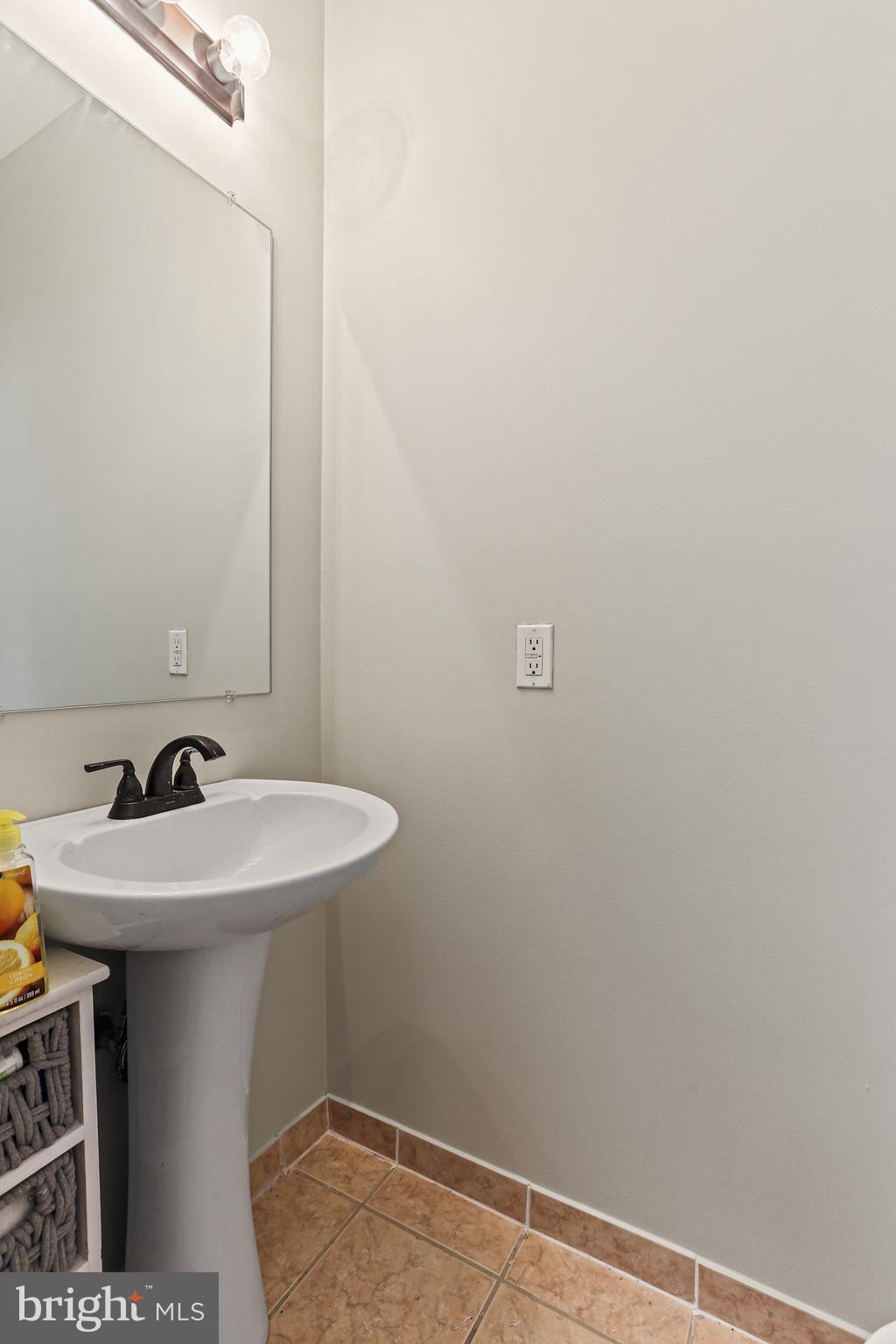 SUMMIT CREEK - Residential