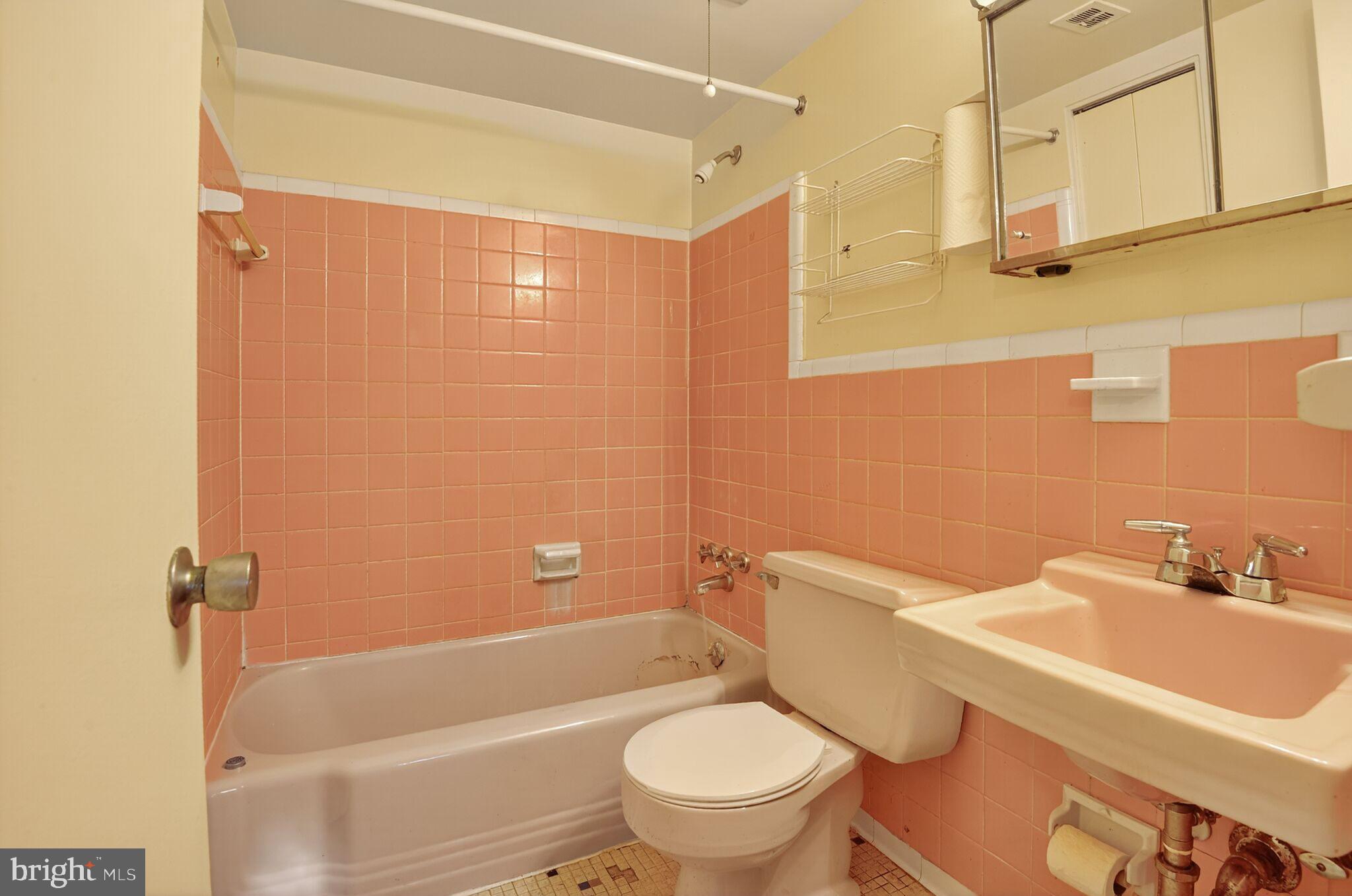 MOSBY WOODS GARDEN - Residential