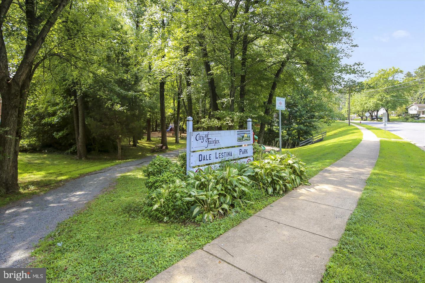 MOSBY WOODS GARDEN - Residential