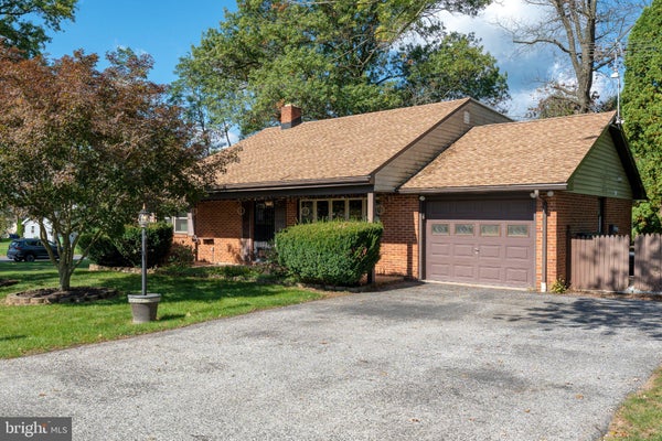15 SKYLINE DR, YORK, PA 17404 - Image efea5045a71421df71816d89bbd3945e/141205755