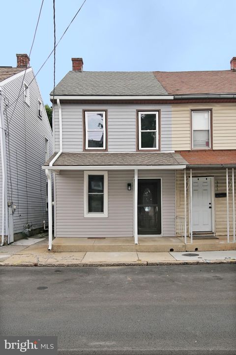 Townhouse For Sale - 329 E Weidman Street<br/> LEBANON, PA 17046