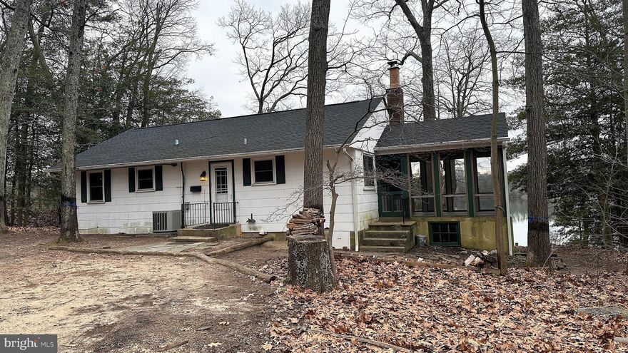 If you like nature then you will love this 3 Bedroom 1 Full Bath waterfront cottage with it's own private pier and sandy beach.  Located on 20 acres of woods and over 150 feet of waterfront on Black Hole Creek off the Magothy River, you dont get much more privacy than this! This is a very unique opportunity to have waterfront living and it's Best!  Private pier to dock your boat and fishing. 
Interested parties should FOLLOW the APPLICATION INSTRUCTIONS that are attached in the documents. 
Each Adult over 18 that will be living in the home must submit their own separate application. 
NO SMOKING in the house is permitted. Small pets will be considered on case to case basis.