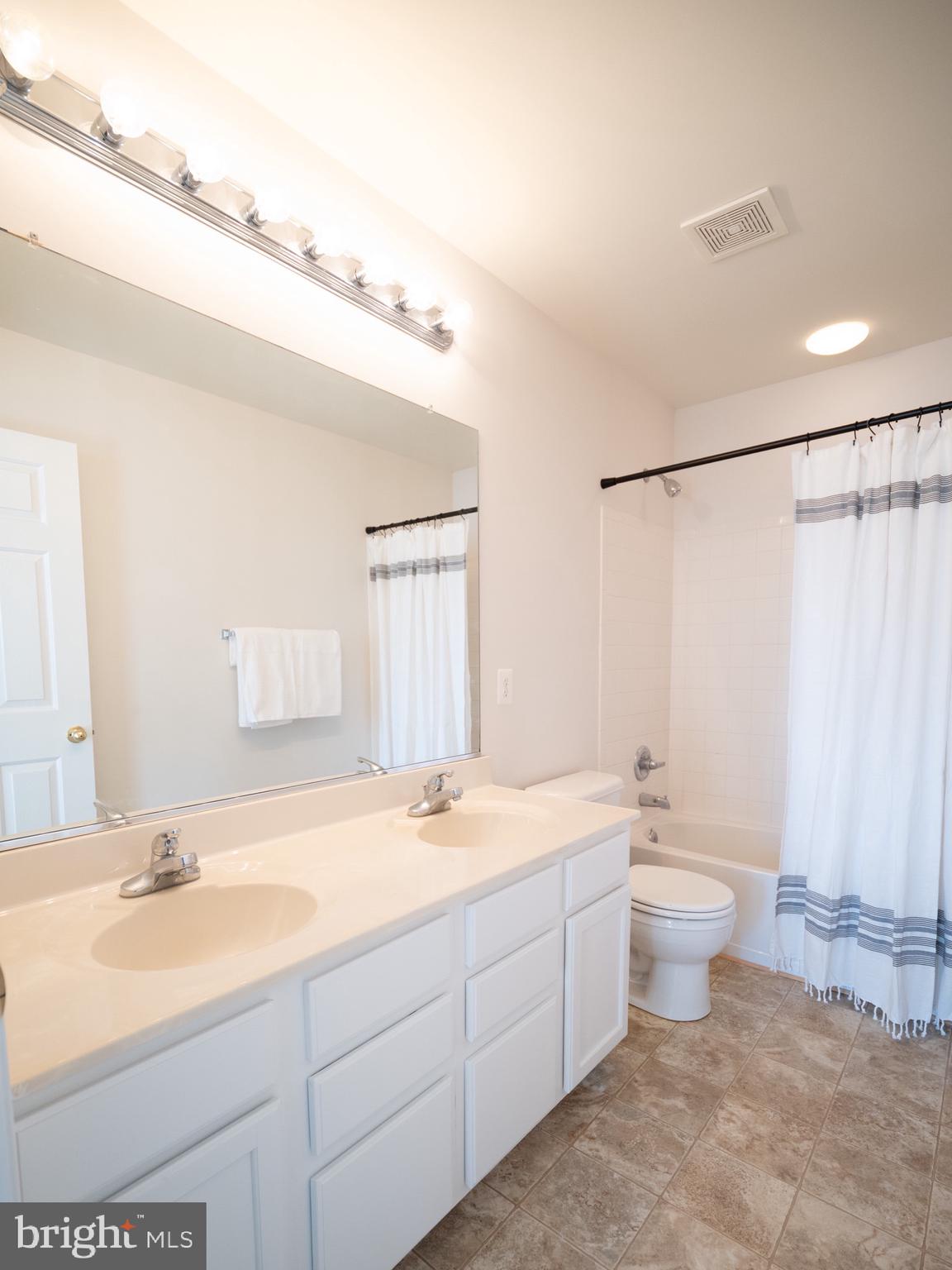 NORTH BROOK - Residential