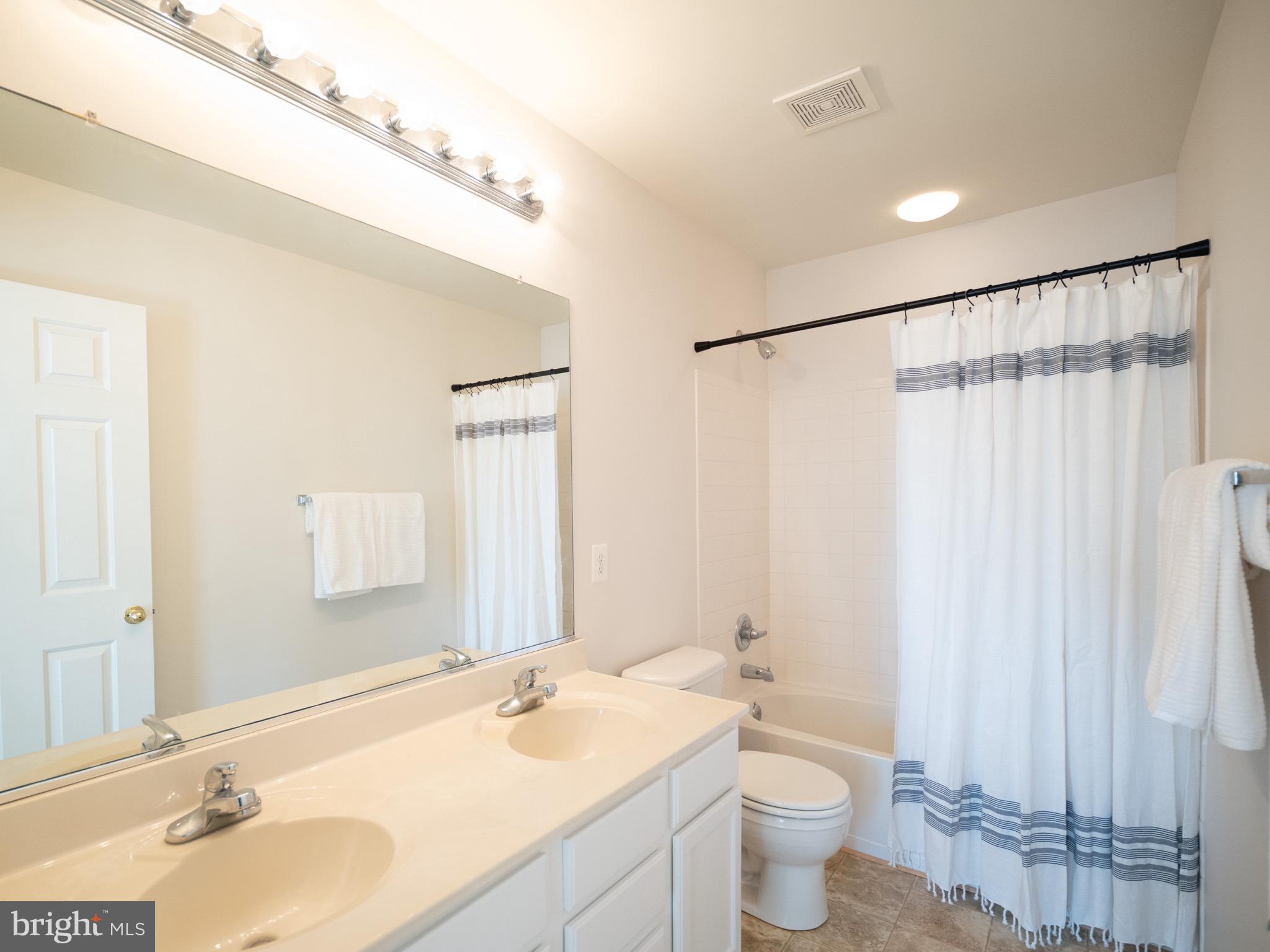 NORTH BROOK - Residential