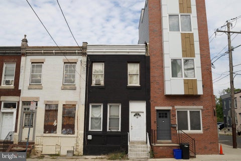 Townhouse For Sale - 925 Susquehanna Avenue<br/> Philadelphia County, PHILADELPHIA, PA 19122